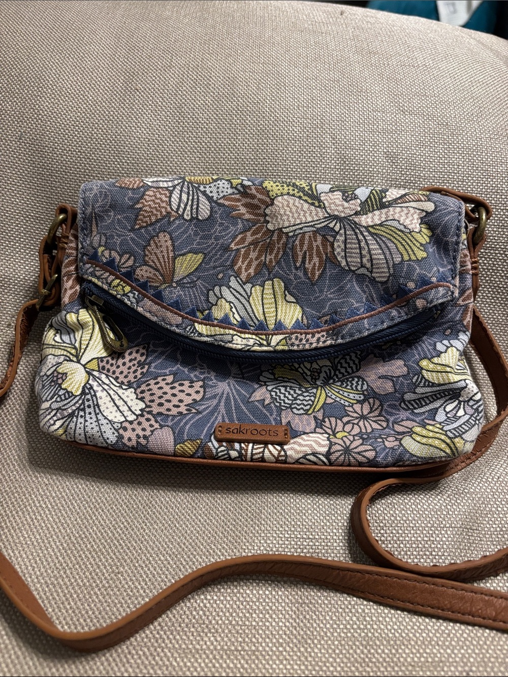 Sakroots Artist Circle Fold-Over Crossbody Bag